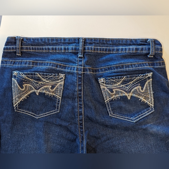 Elite Jeans 15/16 Bootcut Lightly Distressed Dark Wash - Picture 3 of 8